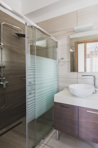 Bathroom 3, Park-View Pool Villa steps to the Beach, Crete