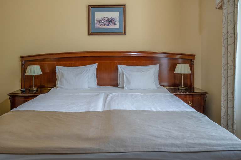 Bedroom 3, La Contessa Castle Hotel, Bélapátfalva