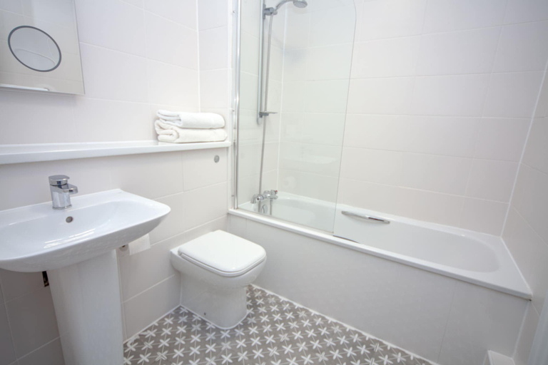 Bathroom 4, The Highfield Hotel, Sunderland