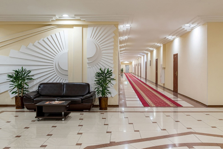 Others 5, Hotel Royal, South-Western