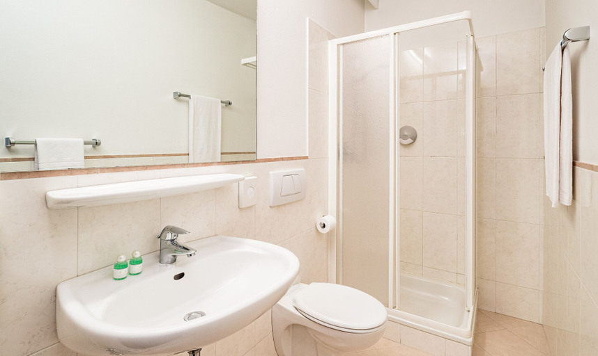 Bathroom, Hotel Heide Park, Bolzano