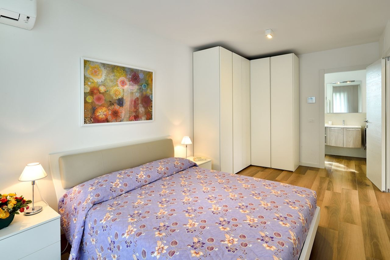 Room 5, Ville Summer, Udine