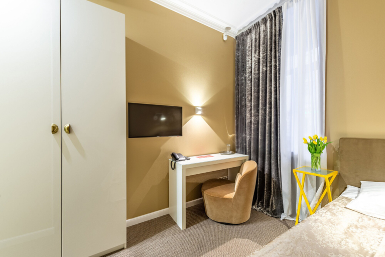 Others 5, T-Hotel, Sankt-Peterburg gorsovet