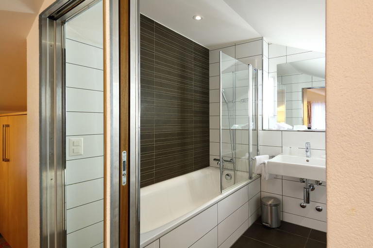 Bathroom 4, Hotel Garni Testa Grigia, Visp