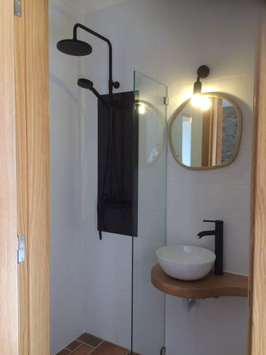 Bathroom 5, Casa da Travessa do Casal, Arganil