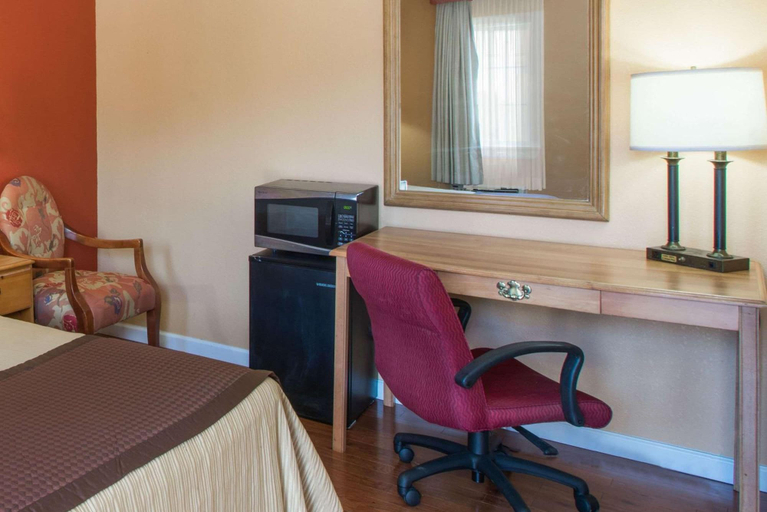 Bedroom 2, The Hillside Hotel, Washington
