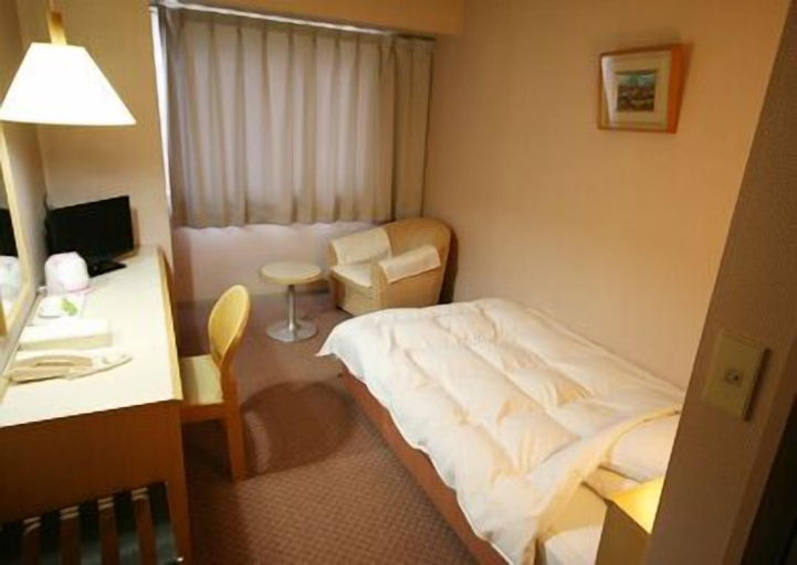 Bedroom 4, Fukui Palace Hotel, Fukui