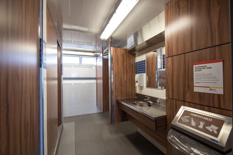 Bathroom 5, Residences Université Laval - Campus Accommodation, Communauté-Urbaine-de-Québec
