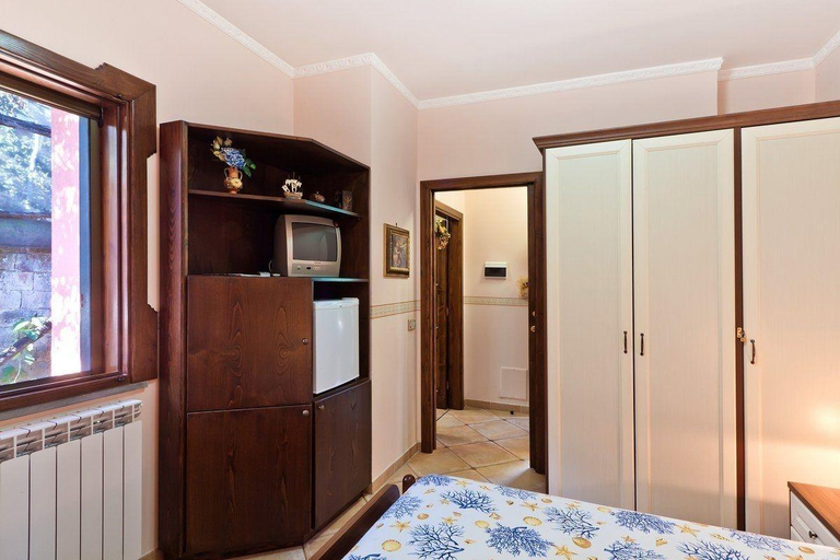 Bedroom 3, B&B La Maison De Titty & Margy, Napoli