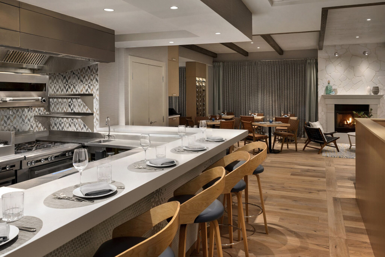 Food & Drinks 5, Seaside Hotel North Vancouver, Greater Vancouver