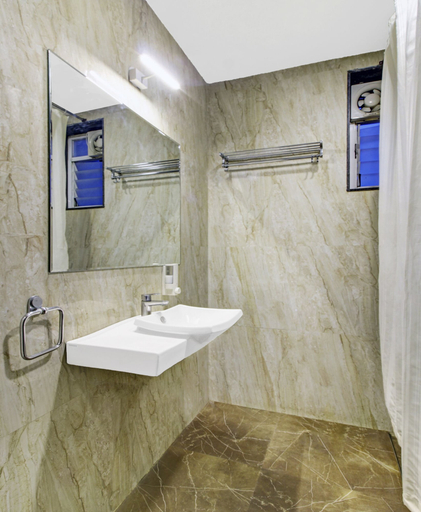 Bathroom 4, Treebo Premium Brijinn, Nagpur