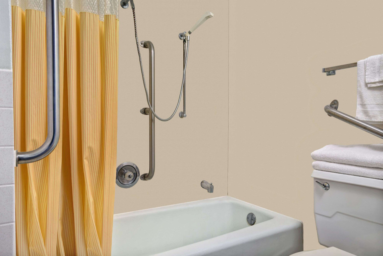 Bathroom 4, Travelodge by Wyndham Red Wing, Goodhue