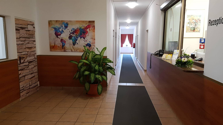 Public Area 2, OEKOTEL Traiskirchen, Baden