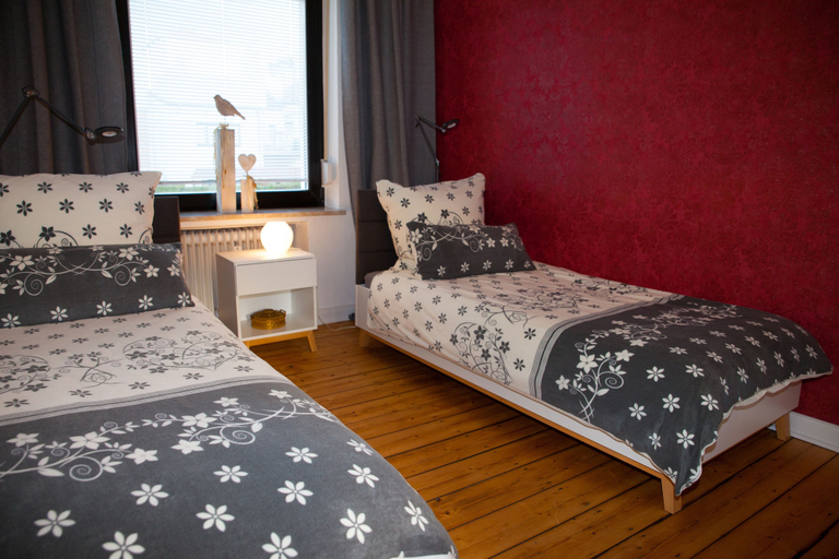 Bedroom 2, Apartmenthaus Lorbach, Solingen
