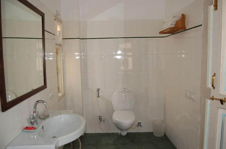 Bathroom 3, Hotel Aashiya Haveli, Udaipur