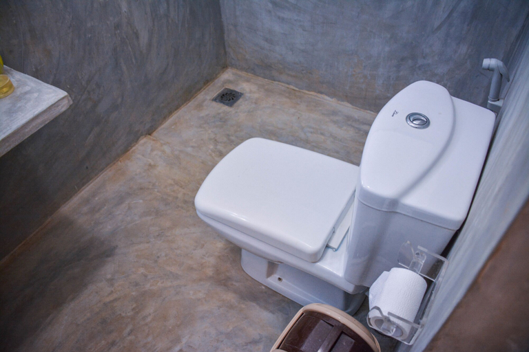 Bathroom 4, Raj Mahal Inn, Panadura