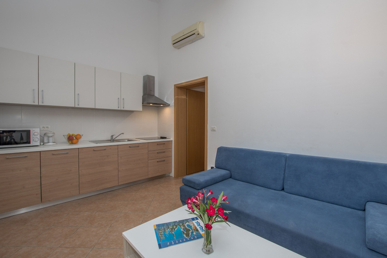 Others 4, Villas Faro, Umag