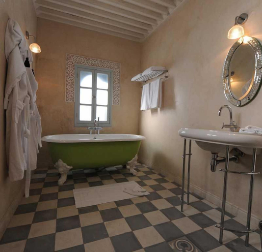 Bathroom 5, L'Alcazar, Rabat