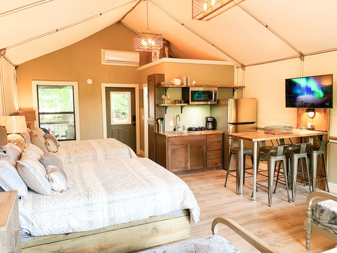 Bedroom 4, 19 Son's Rio Cibolo - Birdhouse Cabin, Guadalupe