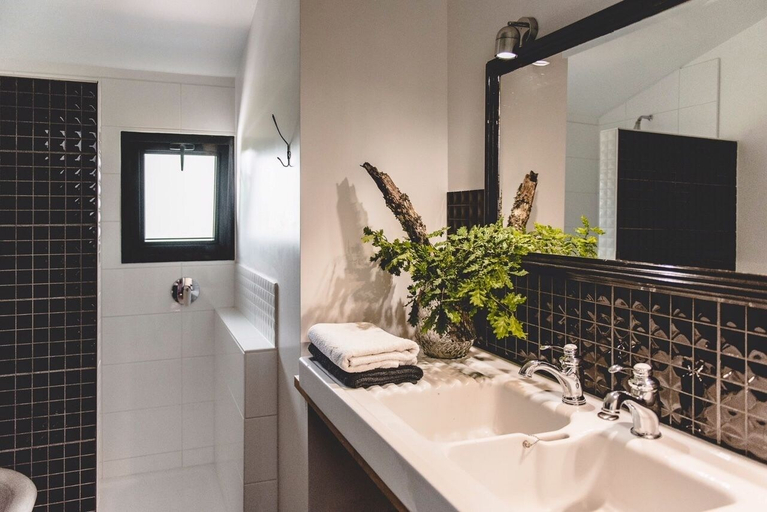Bathroom, Club Les Ormes, Lot-et-Garonne
