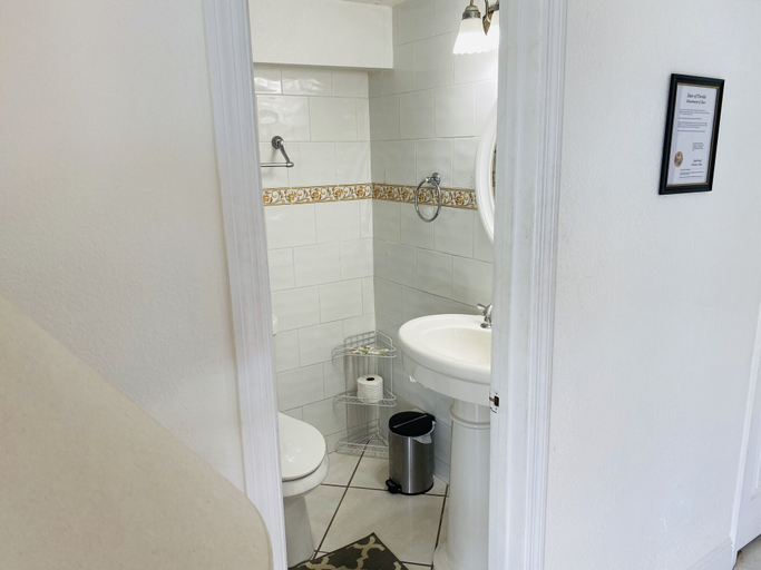 Bathroom 4, Andy Resort, Miami-Dade