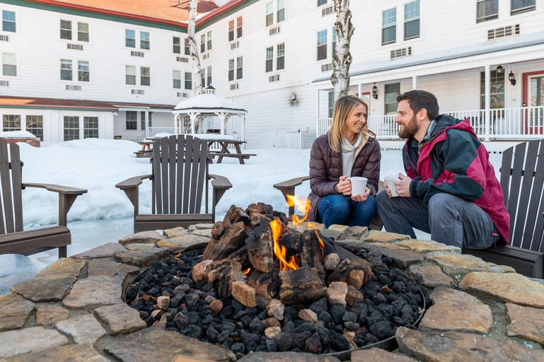 Exterior & Views 2, Eastern Slope Inn Resort, Carroll