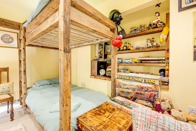 Bedroom 2, Family Country Cottage With a Private Valley View, North Yorkshire