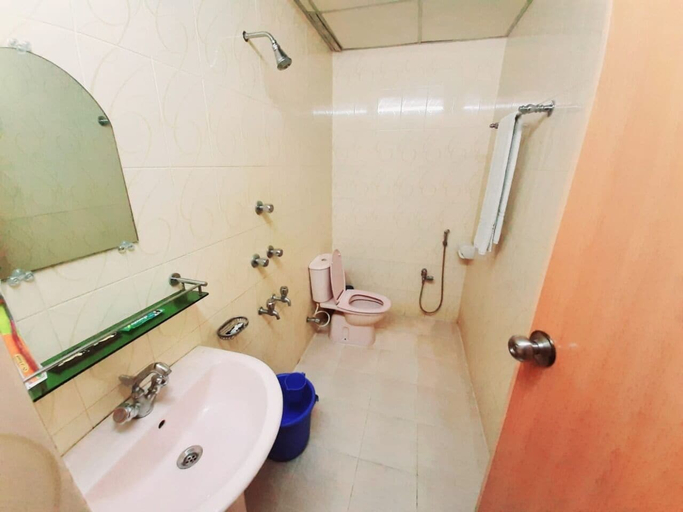 Bathroom 4, Richmond Hotel, Sylhet