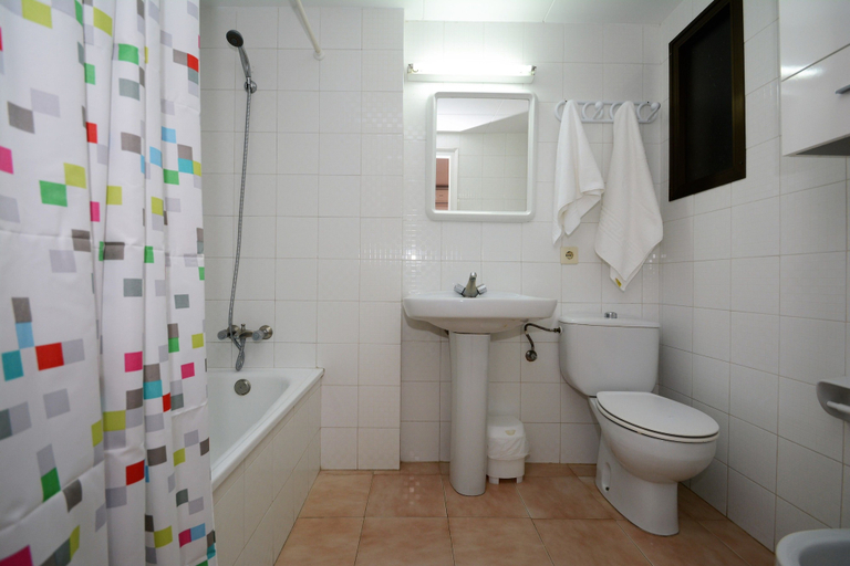 Bathroom 4, Apartamentos Sa Gavina Gaudi, Girona