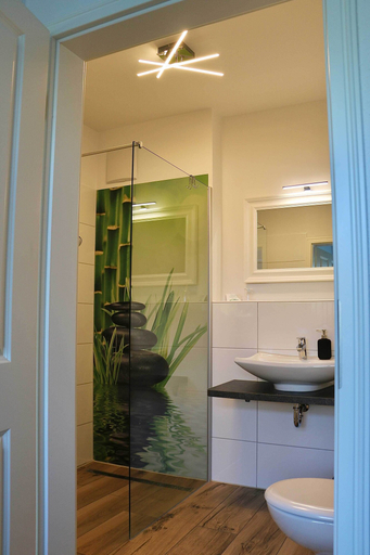 Bathroom 5, Zur Alten Schmiede, Kleve