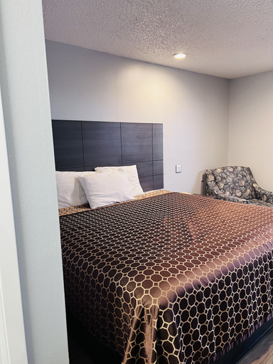 Bedroom 2, Coachway Inn, Caldwell