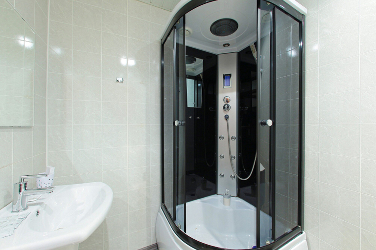 Bathroom 2, Vasileostrovsky Hotel, Sankt-Peterburg gorsovet