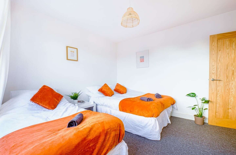 Bedroom 2, Karah Suites - Bristol Filton, South Gloucestershire