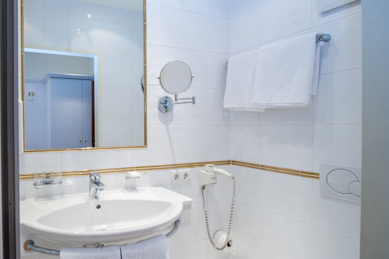 Bathroom 4, Hotel Rumer Hof, Innsbruck Land