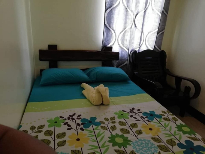Bedroom 2, Balai Mariacaria Pension House, Guindulman