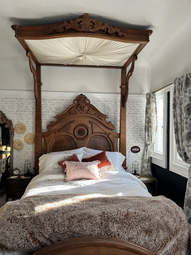 Bedroom 2, Harbinson House, Sacramento