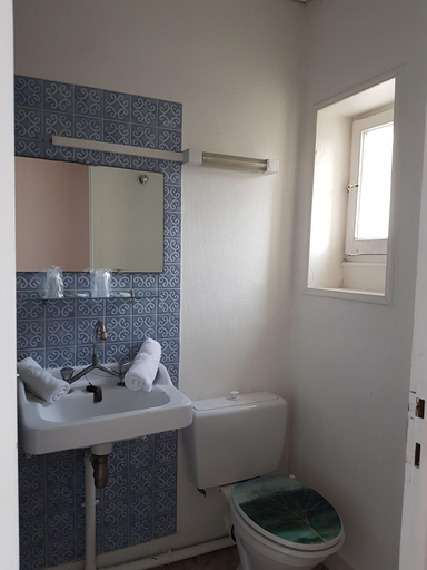 Bathroom 3, Hotel De Normandie, Calvados