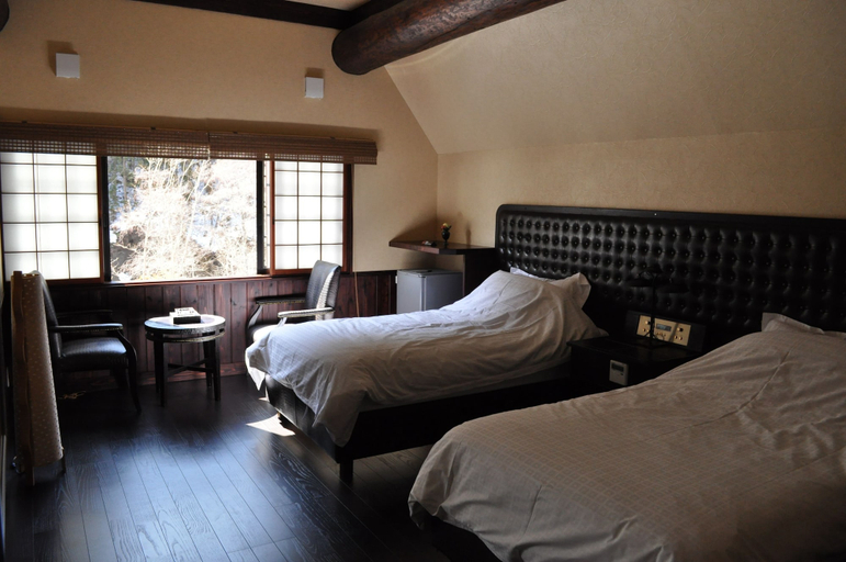 Bedroom 2, Hida Tsuzuri Oboro, Takayama