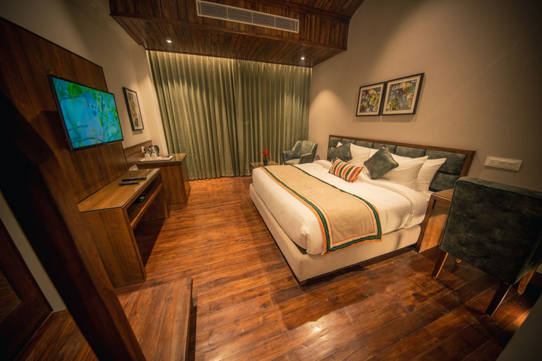 Bedroom 2, juSTa Grand View Resort & Spa, Manali - Centrally Heated Resort, Kullu