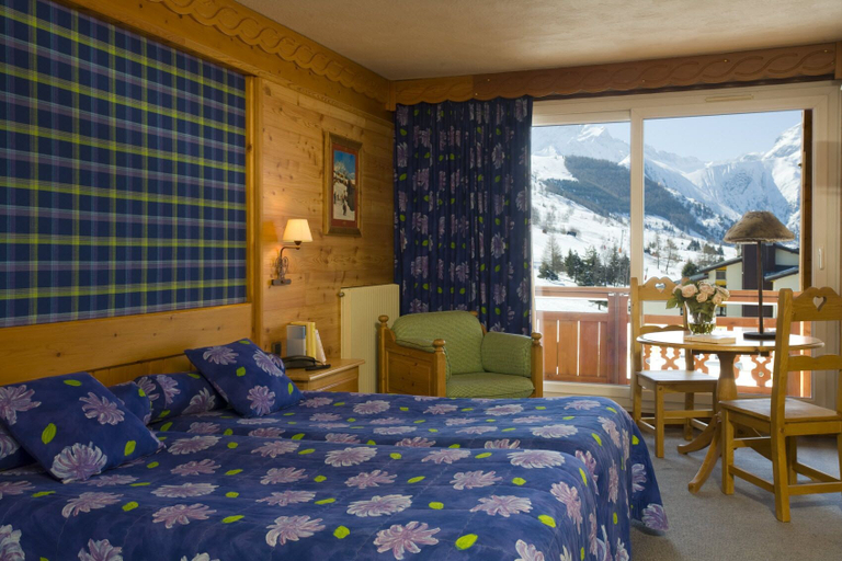 Bedroom 2, Hôtel Le Souleil'Or, Isère