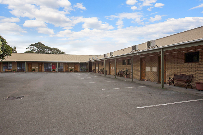 Exterior & Views 2, Manifold Motor Inn, Corangamite - North