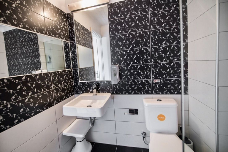 Bathroom 5, Ponti Beach Hotel, Ionian Islands