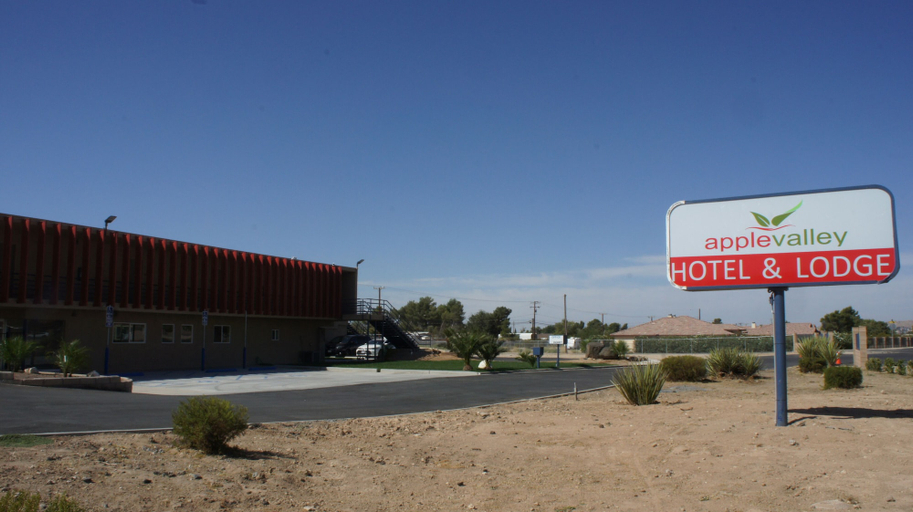 Exterior & Views 1, Apple Valley Hotel & Lodge, San Bernardino