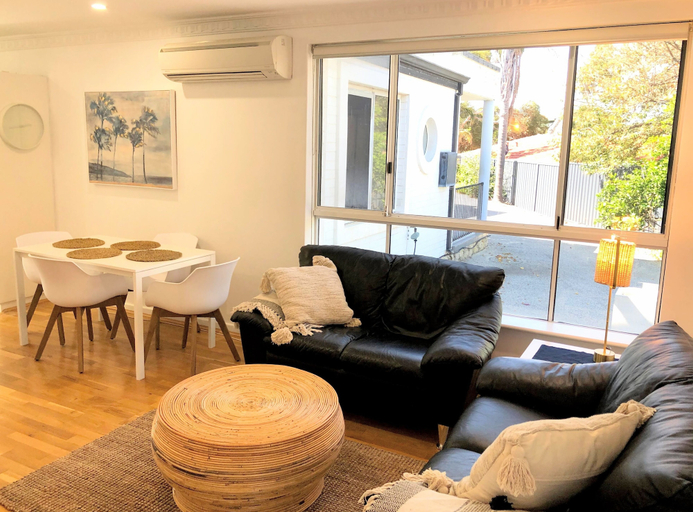 Others 1, OCEANS 5 Holiday or Business Apartment, Stirling