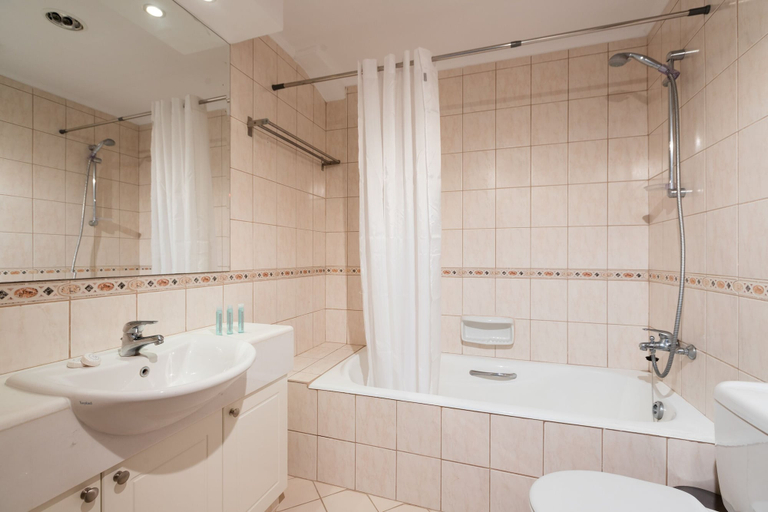 Bathroom, Resitour - Perneri Villas