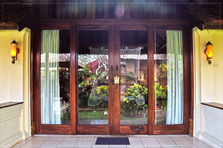Exterior & Views 3
