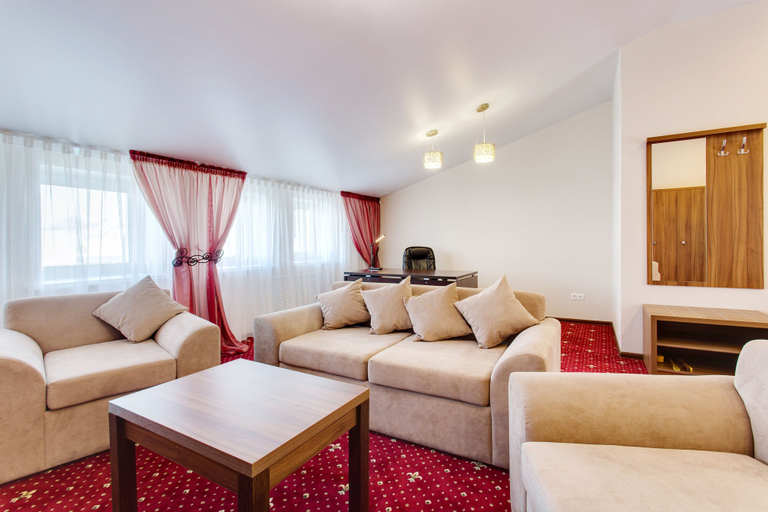 Others 4, Versailles Hotel, Vladivostok gorsovet