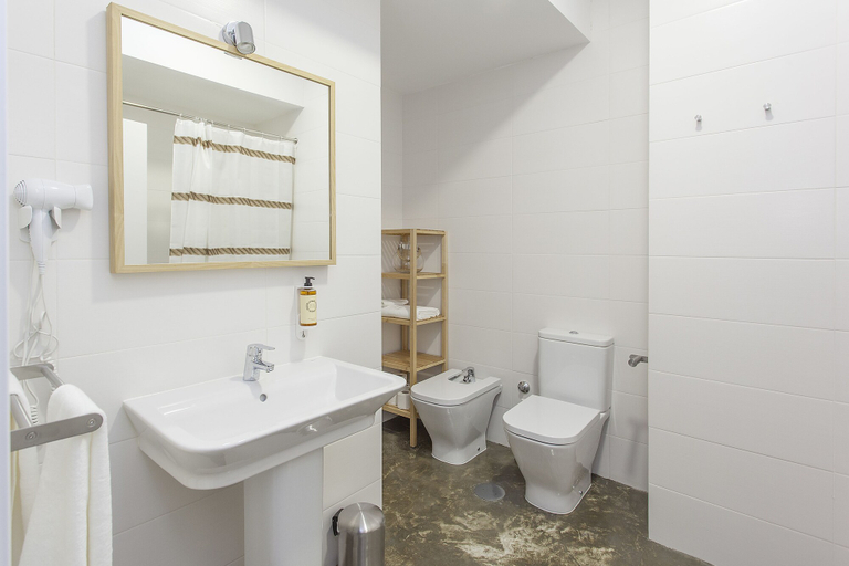 Bathroom 5, Emporium Lisbon Suites, Lisbon