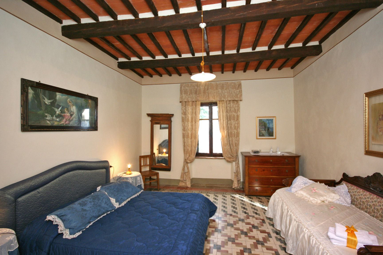 Bedroom 2, Villa Capolona, Arezzo