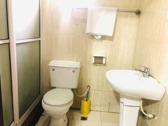 Bathroom 4, Downtown Royal Ikeja, Kosofe